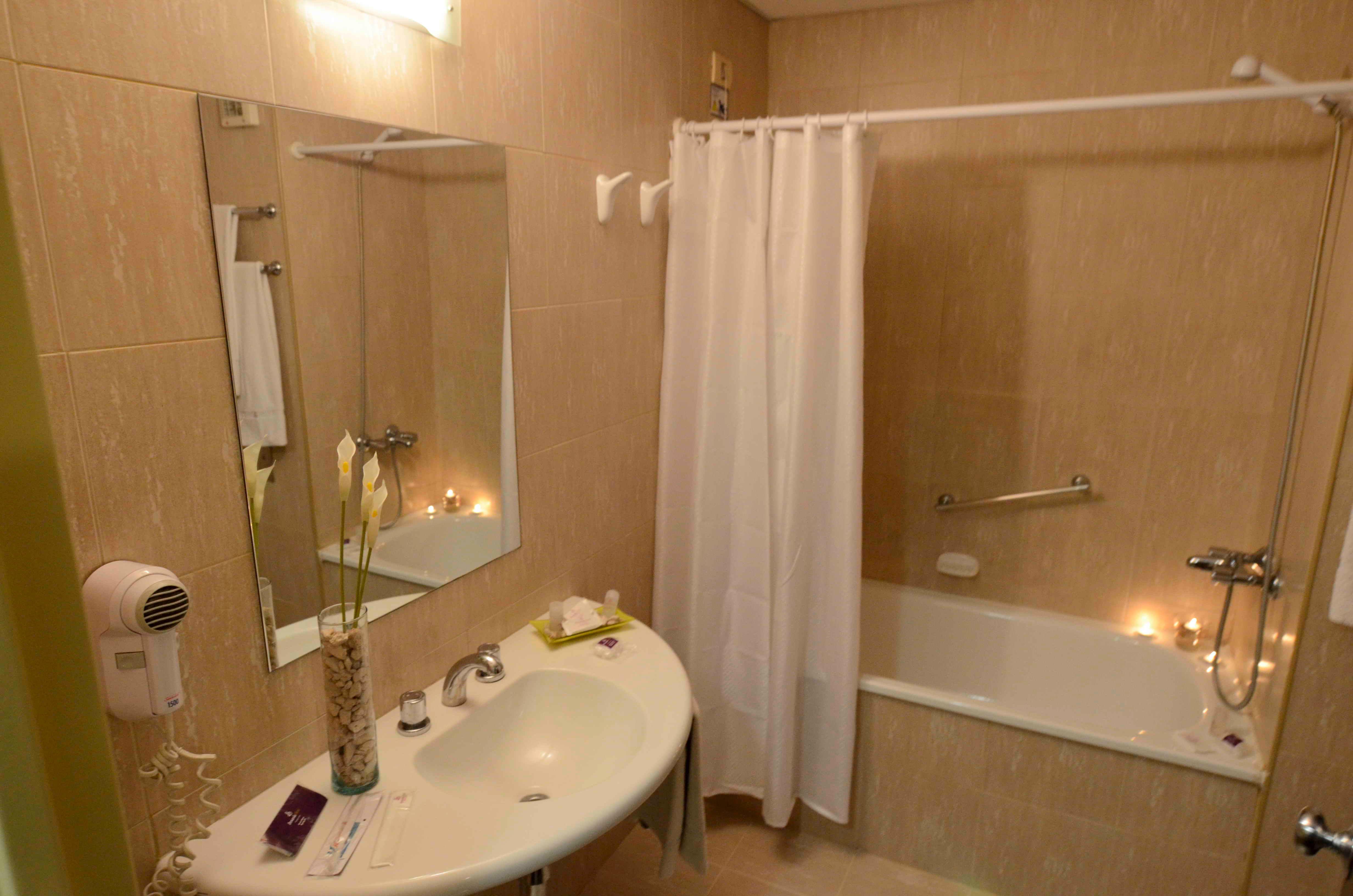 Baño Hathor Hotels Mendoza