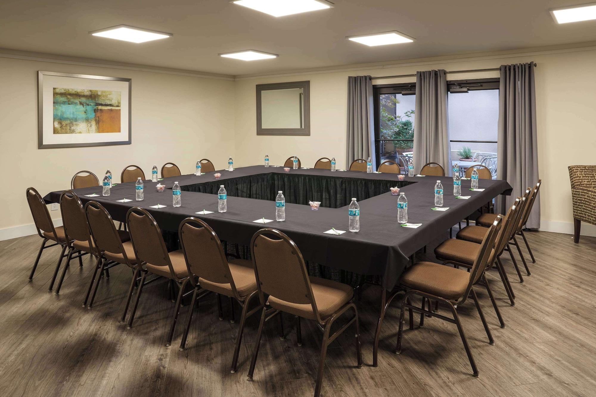 Sala de Reuniones Wyndham Executive Center Columbia