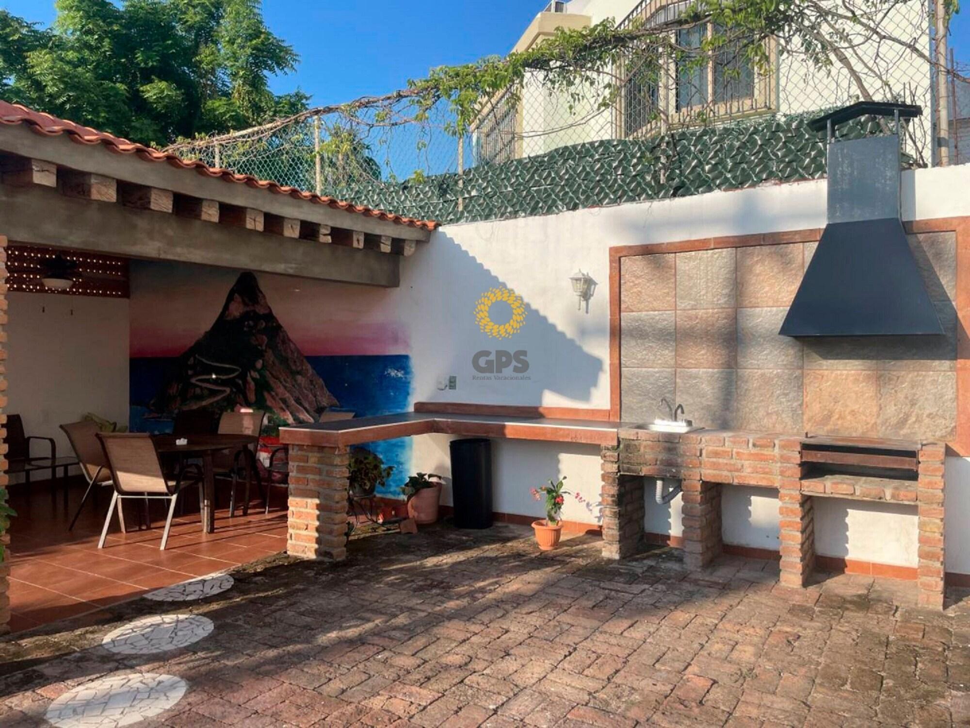Varios Meson del Capitan Apartments