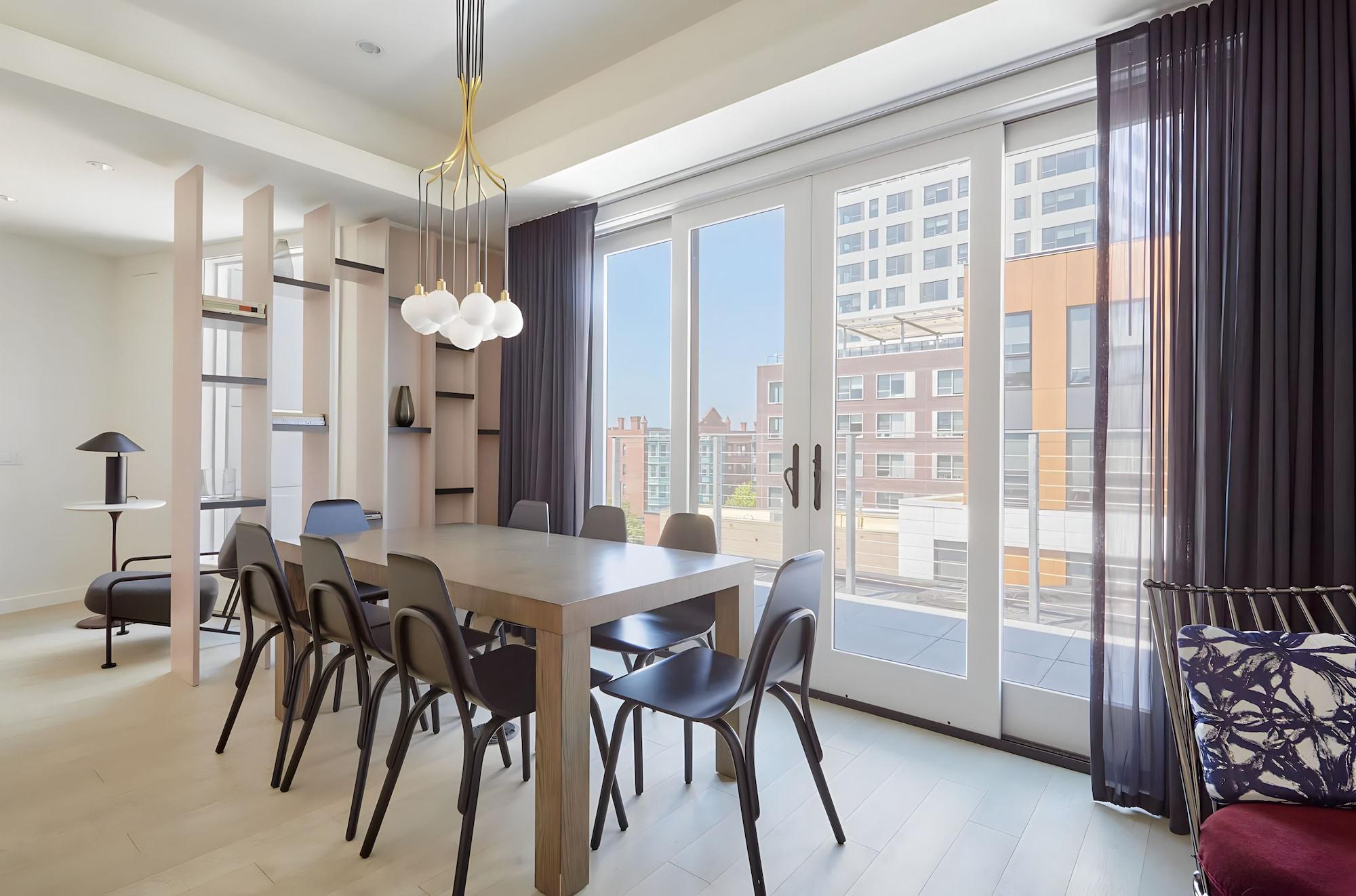 Restaurant Lark Hotels 907 Main