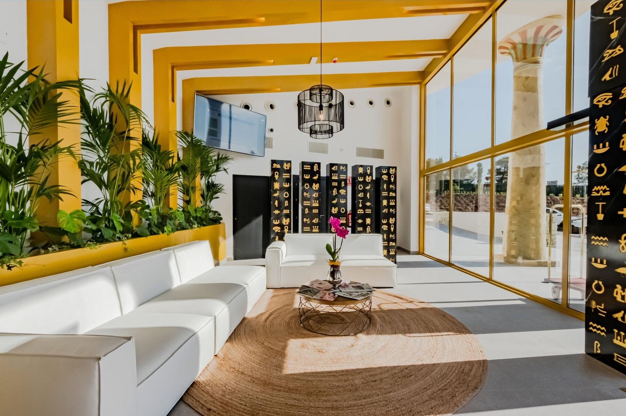 Vista Lobby Four Points by Sheraton Costa Blanca Villas