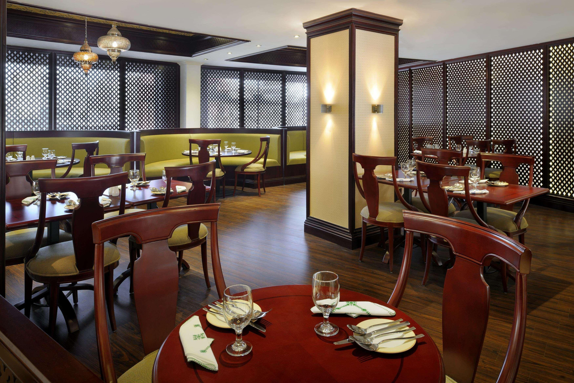 Restaurant Al Safir Hotel & Tower