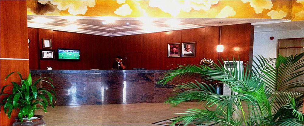 Vista Lobby Newton Park Hotels & Resort