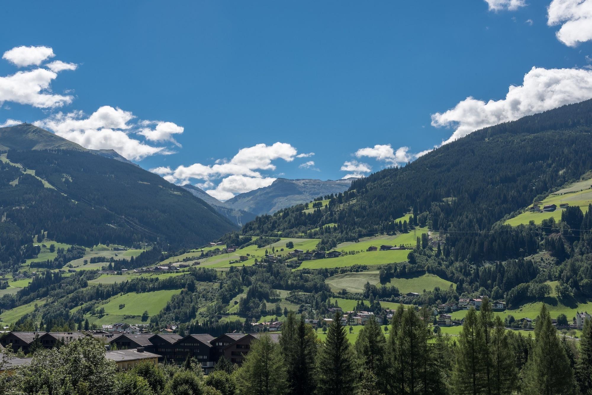 Vista Exterior Hotel Germania Gastein