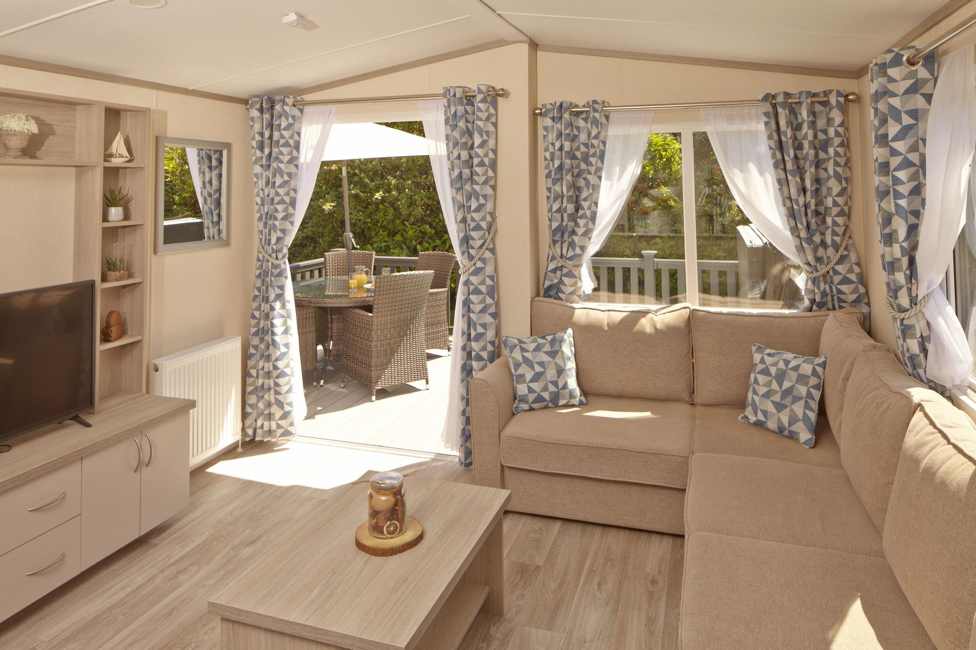 Varios St Helens Coastal Resort