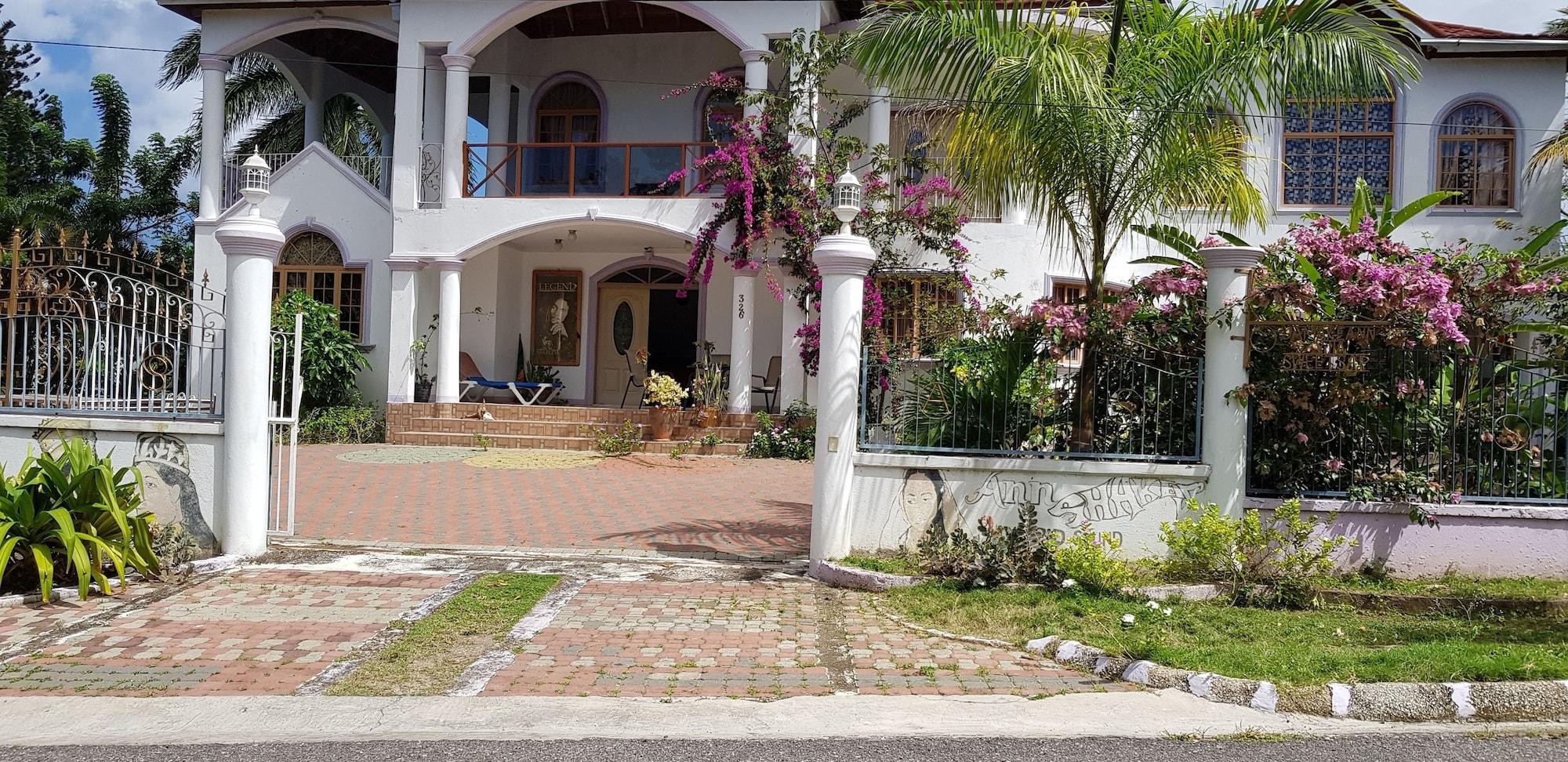 Vista Exterior Jamaica Villa Sweetsap