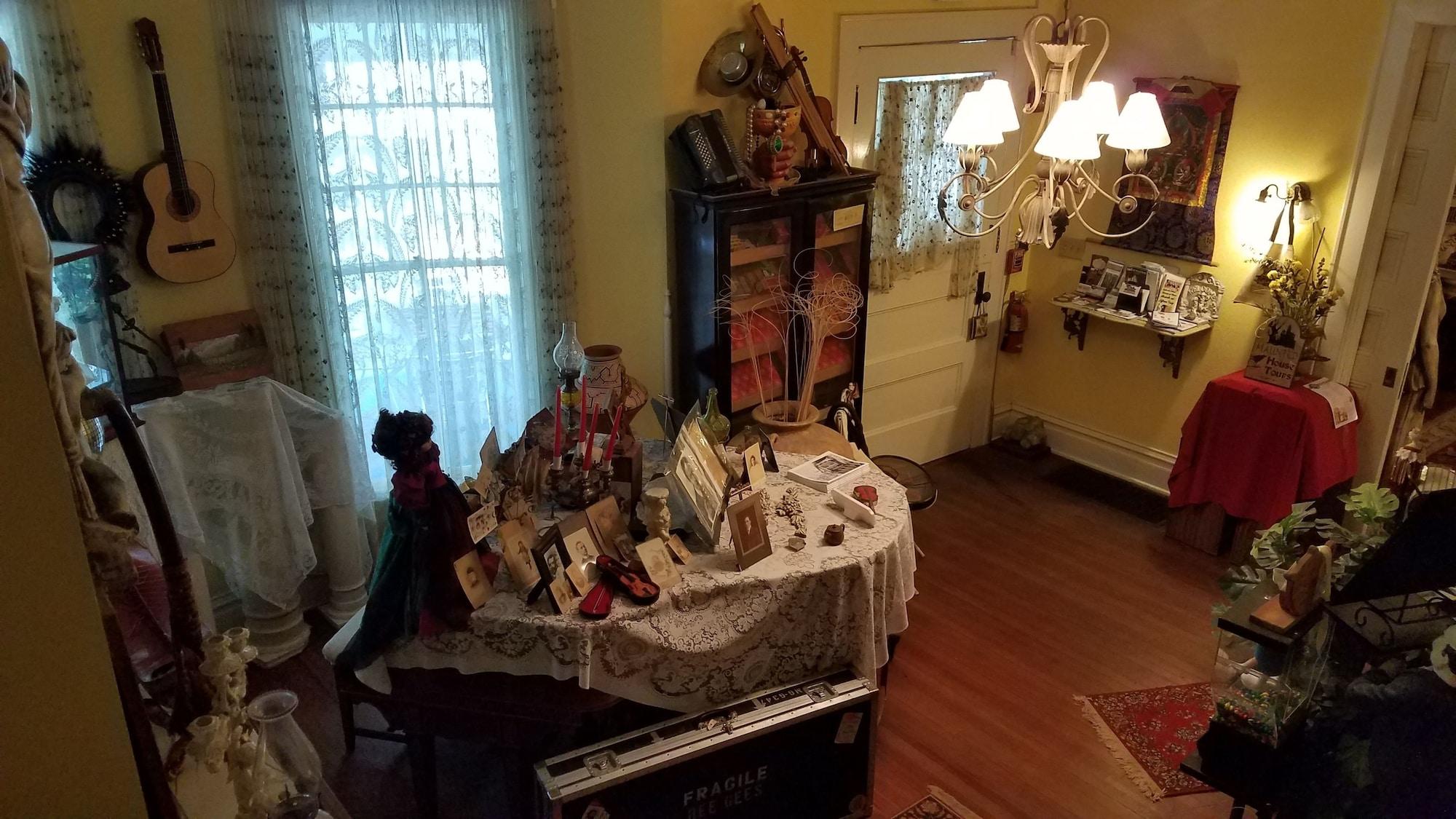 Vista Lobby Daffodale House B&B