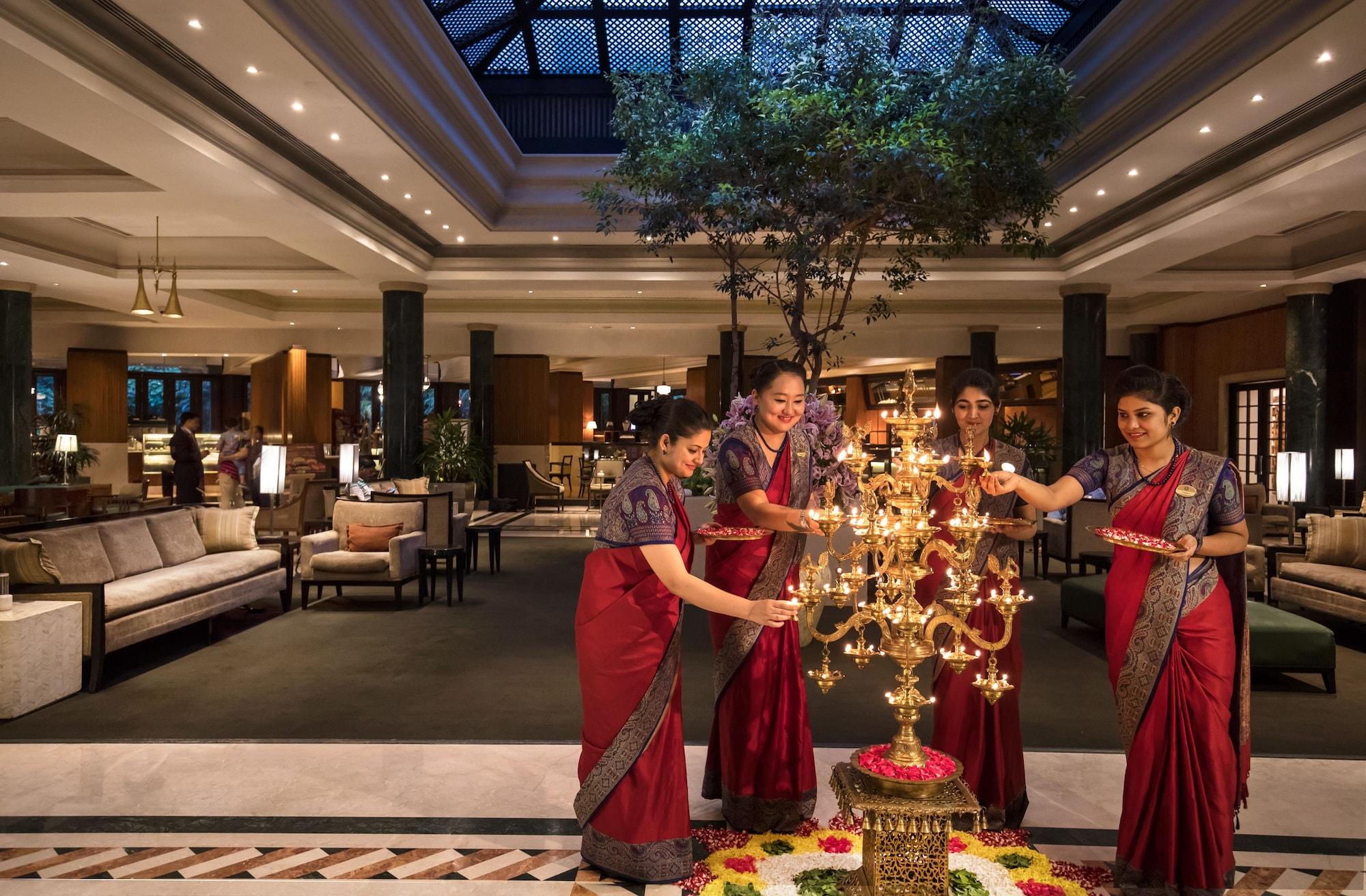 Vista Lobby Taj West End