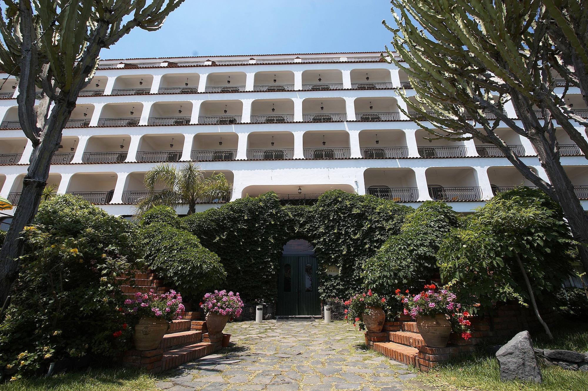 Vista Exterior Delta Hotels by Marriott Giardini Naxos