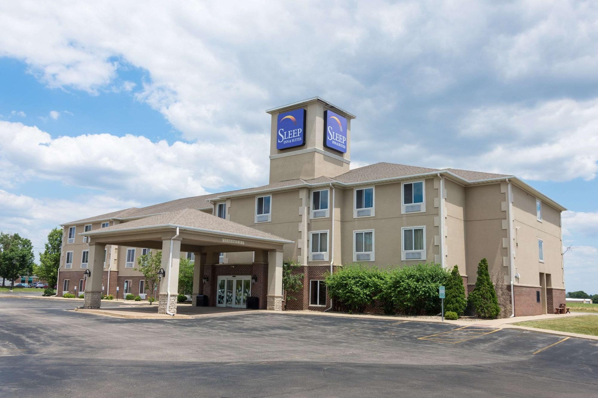 Vista Exterior Sleep Inn & Suites Washington near Peoria