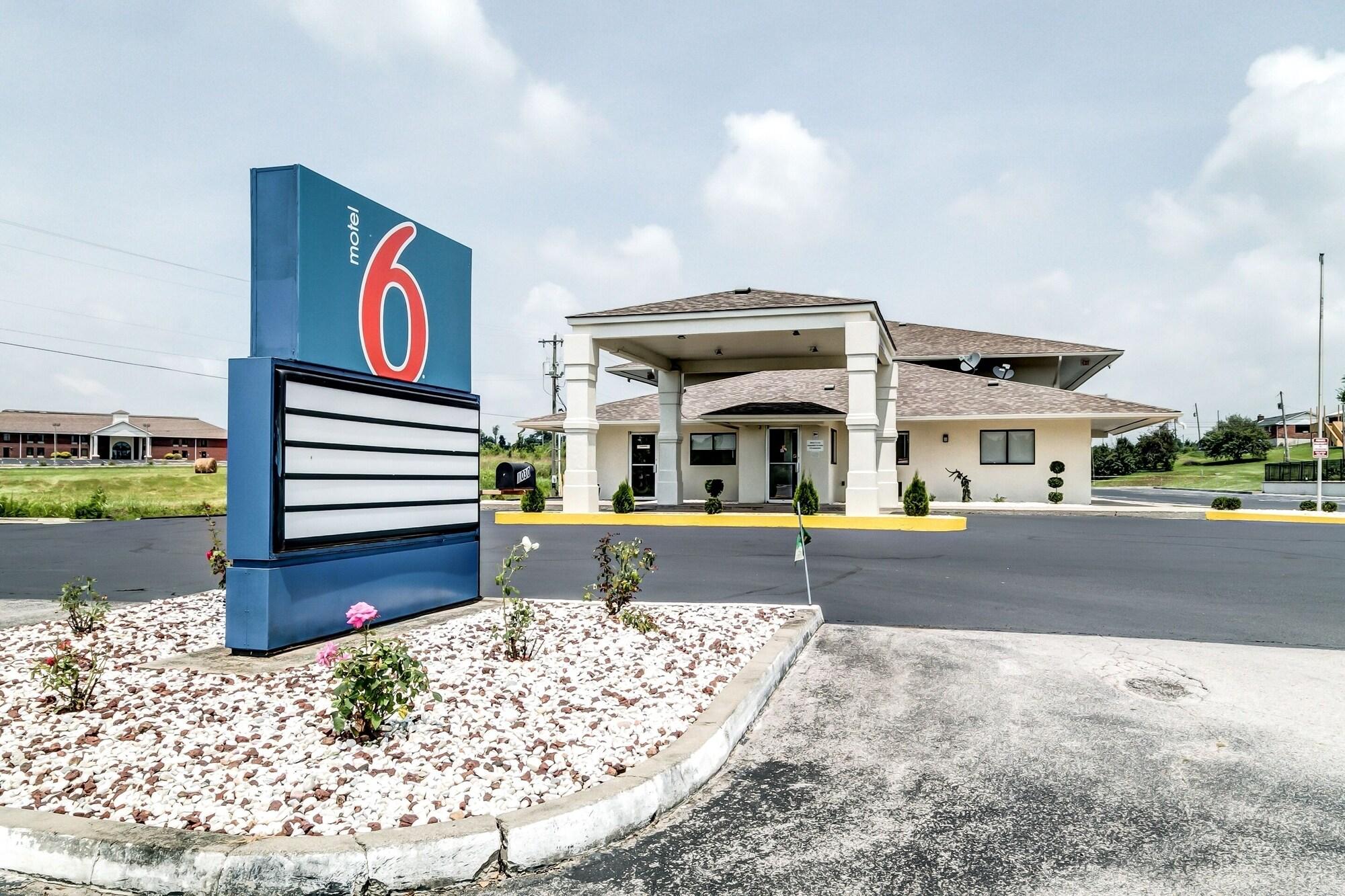 Varios Motel 6 Berea, KY