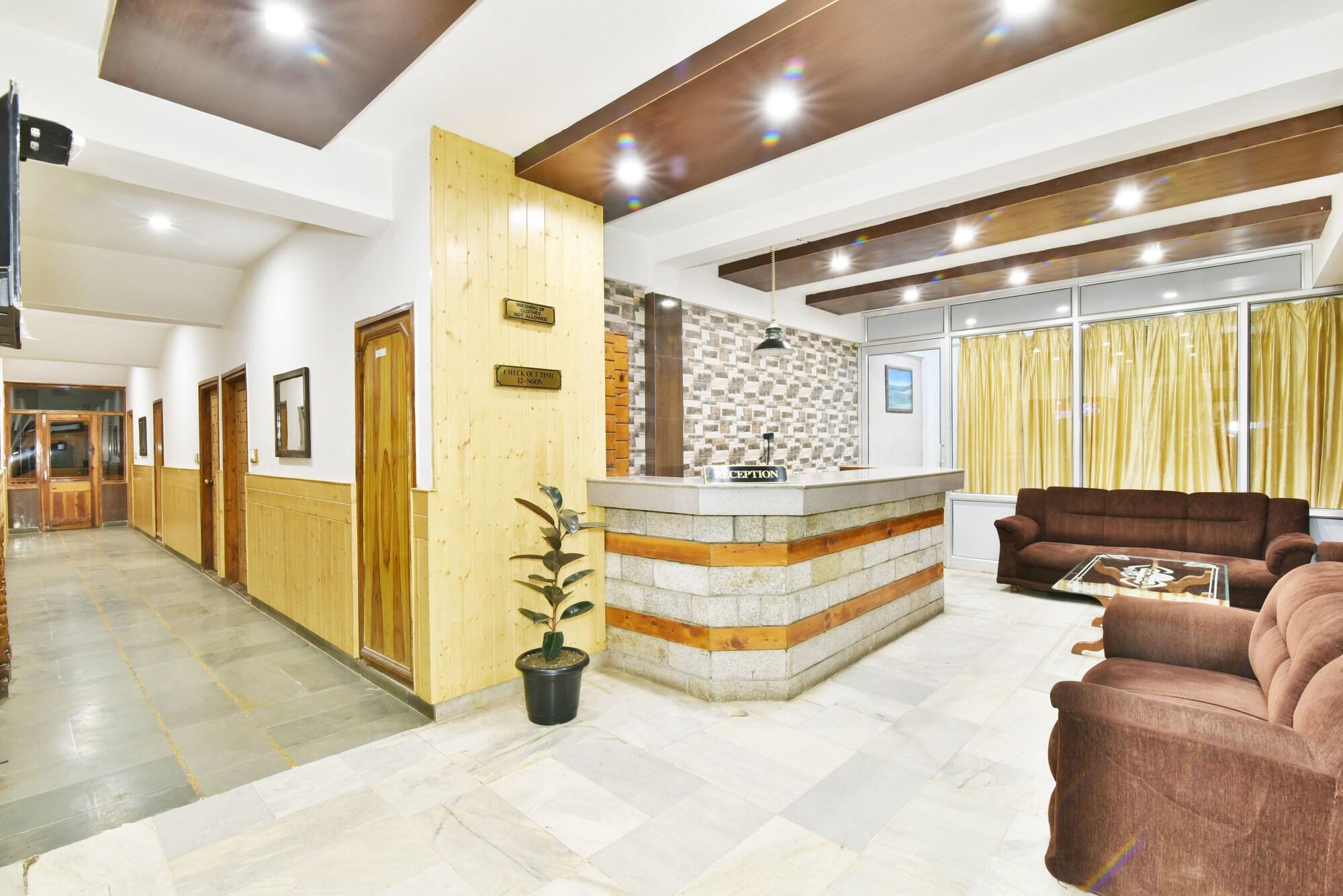 Vista Lobby Hotel Devlok