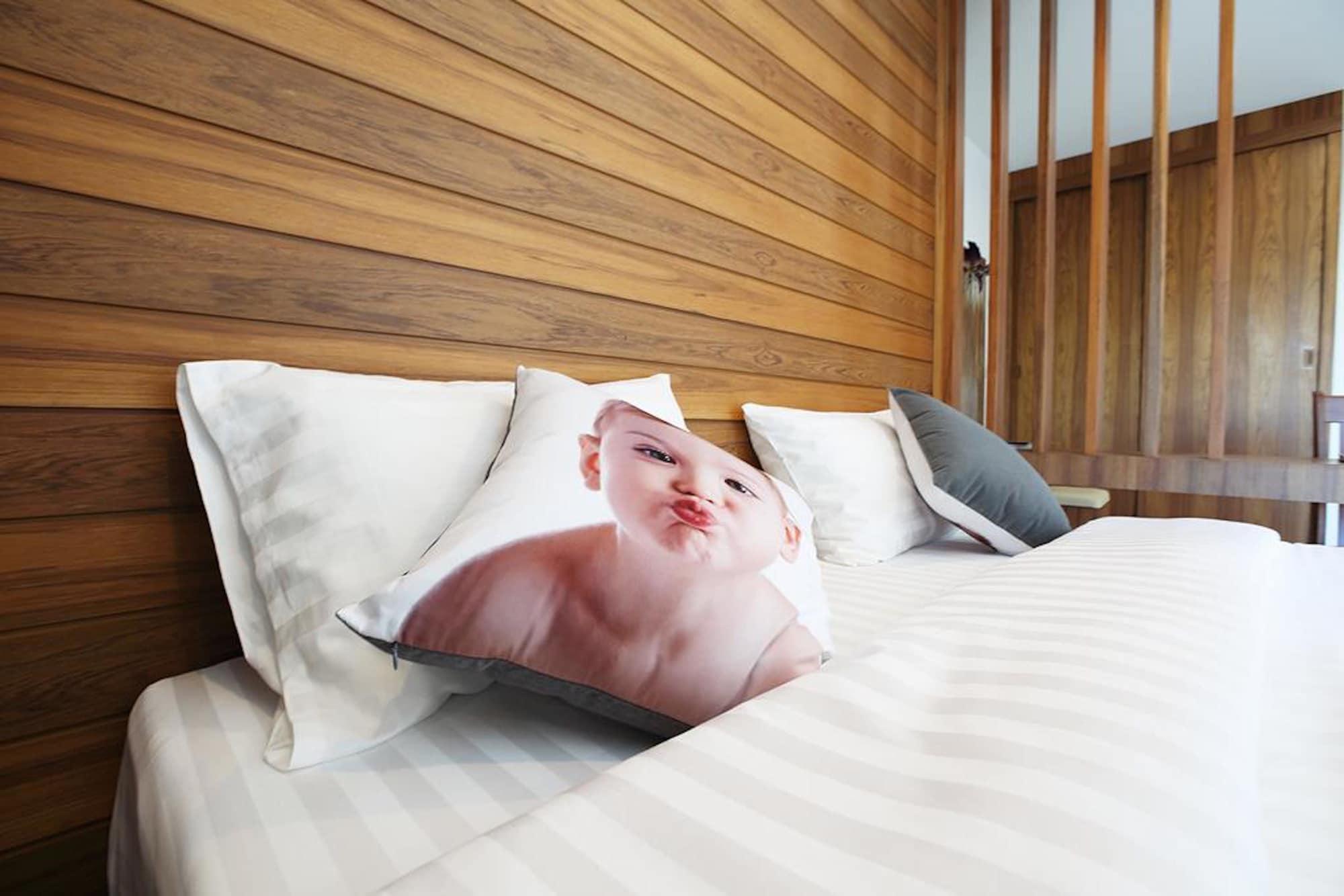 Varios The Restique Apartment