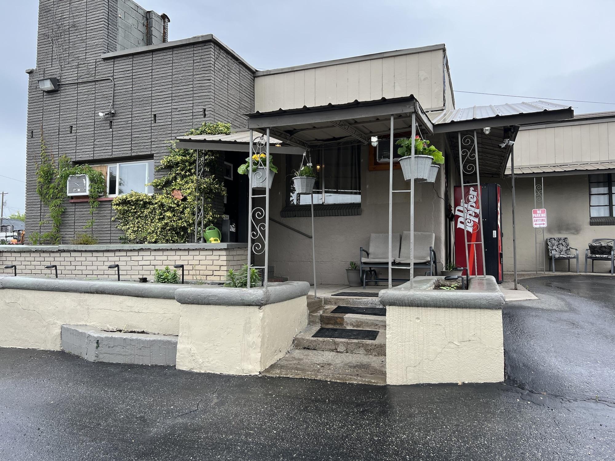 Vista Exterior Selkirk Motel