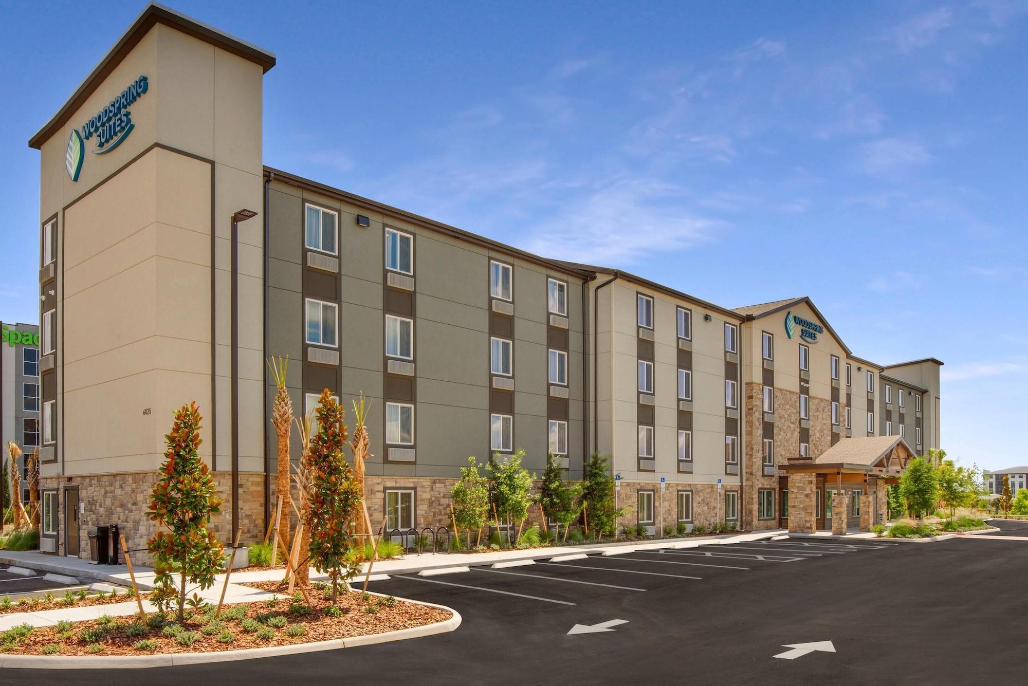 Varios WoodSpring Suites Orlando I-4 & Convention Center