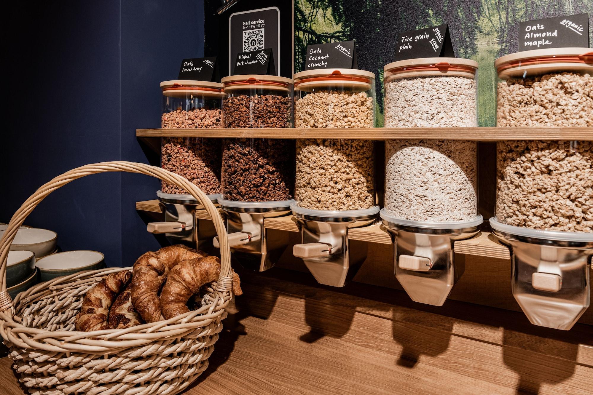 Restaurant Capsule Hotel - Zurich Airport