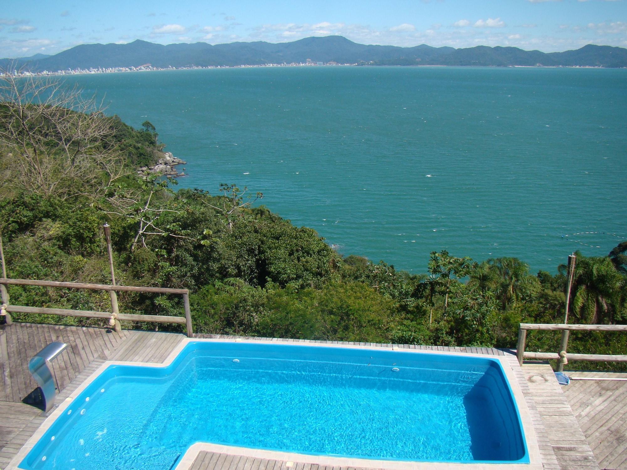 Vista Piscina Pousada The Goldeneye