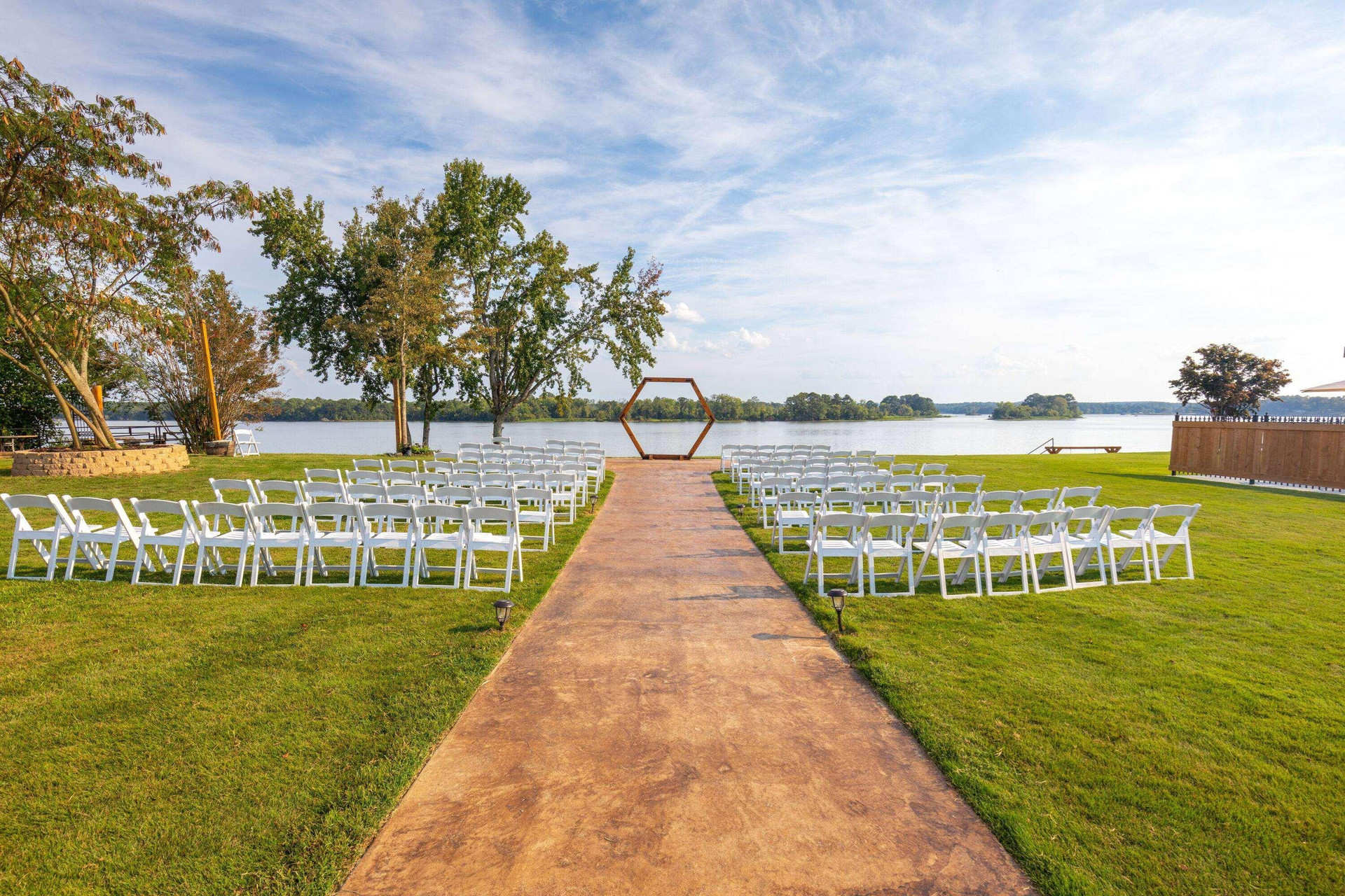 Vista Exterior Super 8 By Wyndham Riverside Al