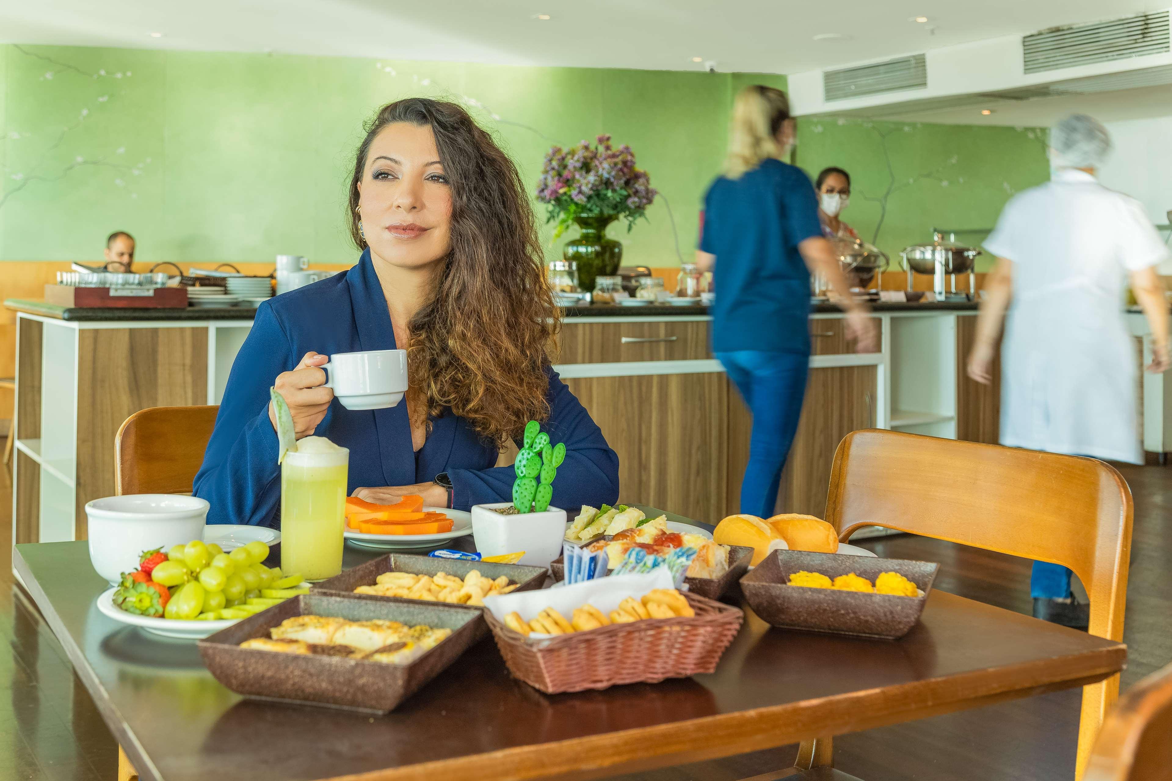 Restaurant Golden Tulip Macaé