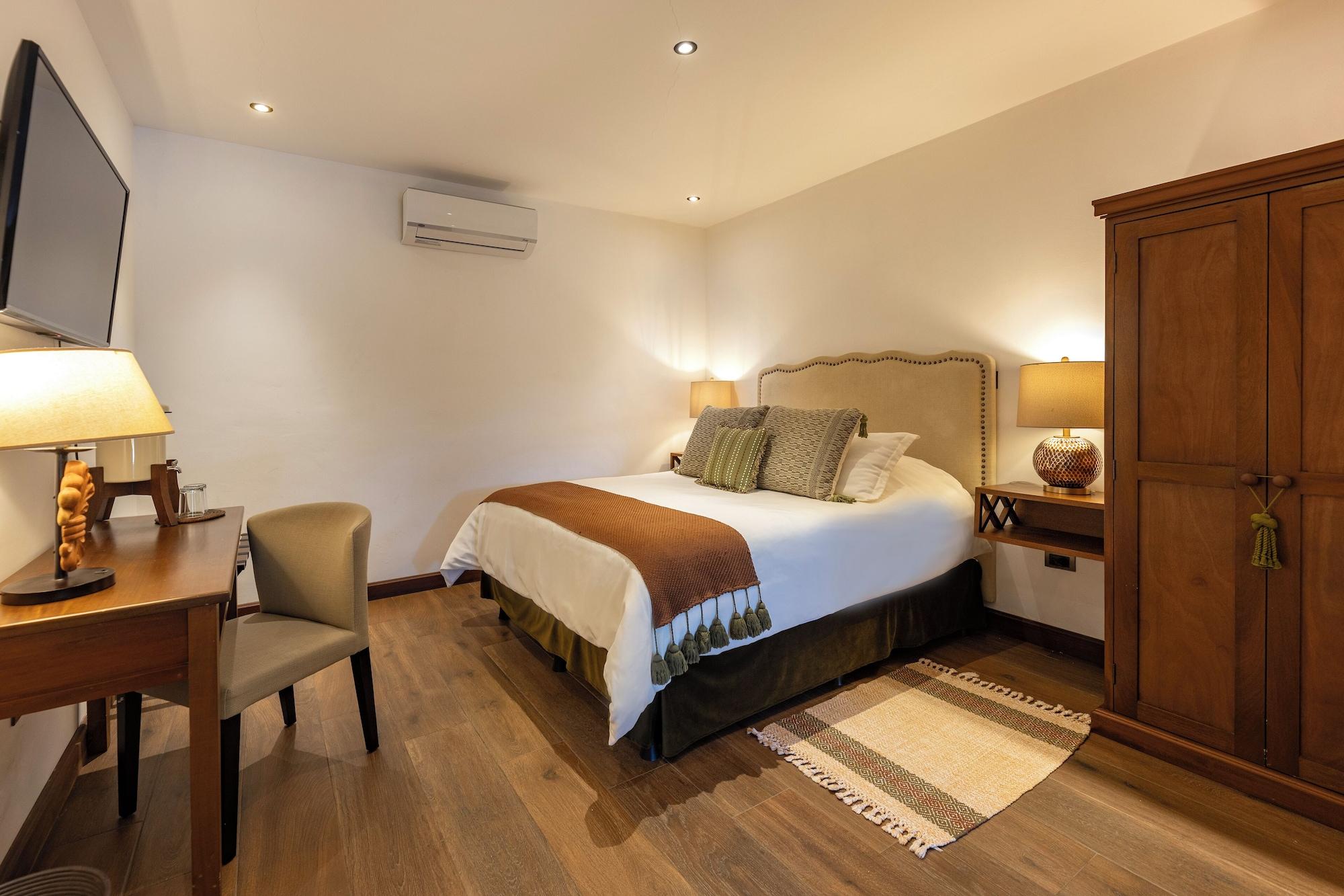 Varios Casa Faustina Boutique Hotel