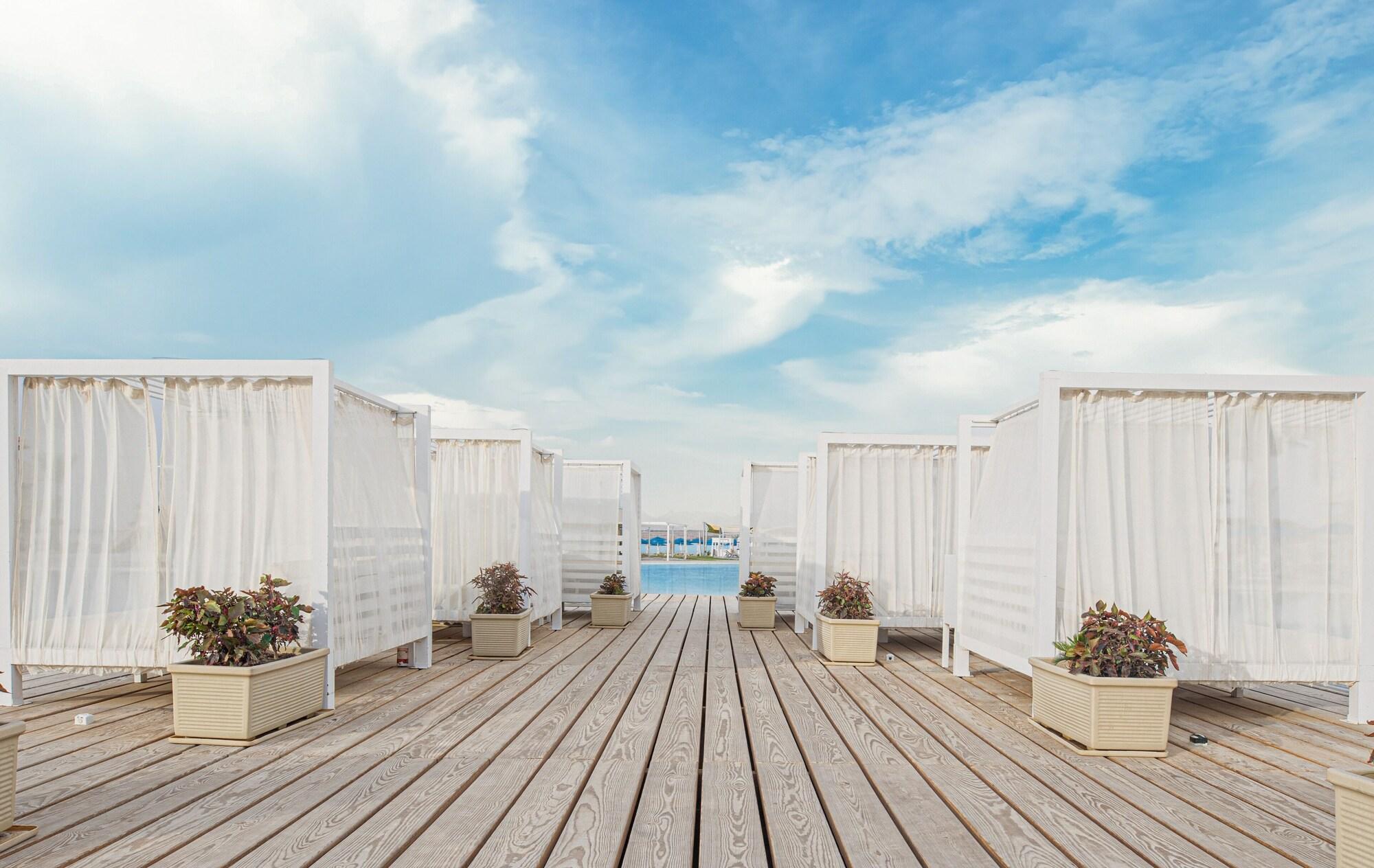 Vista Exterior The V Luxury Resort Sahl Hasheesh