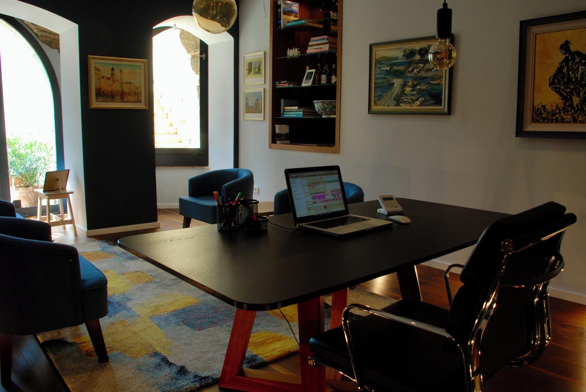 Vista Lobby Old Town Inn