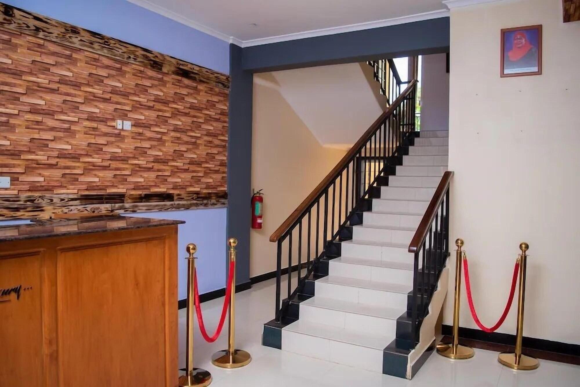 Vista Lobby Arusha Diplomat Hotel