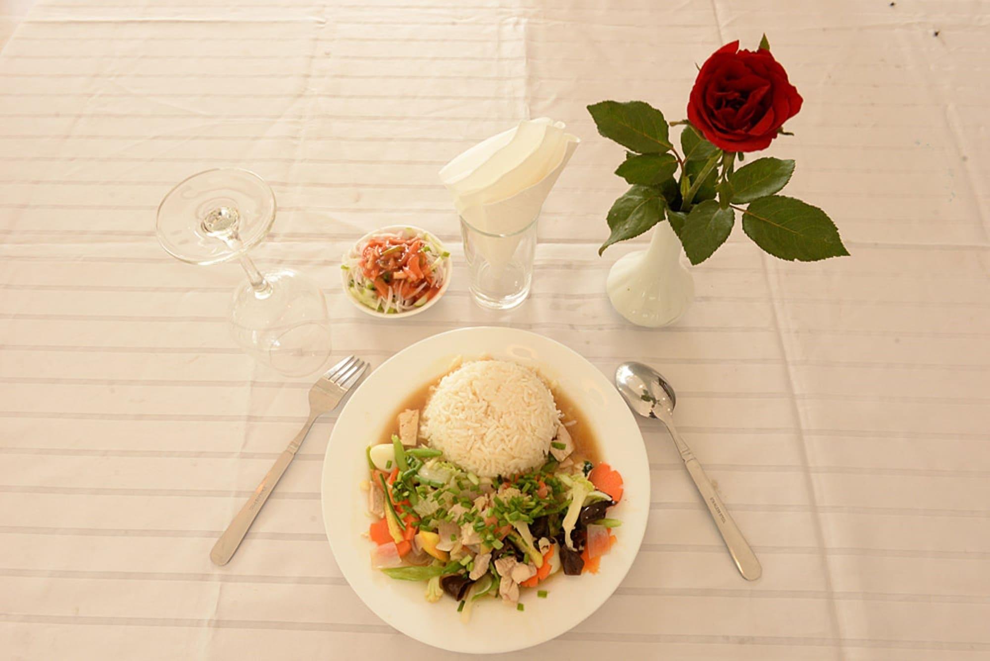 Restaurant Min Nandar Garden Hotel