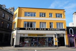 Alojamiento - Black Isle Hostel