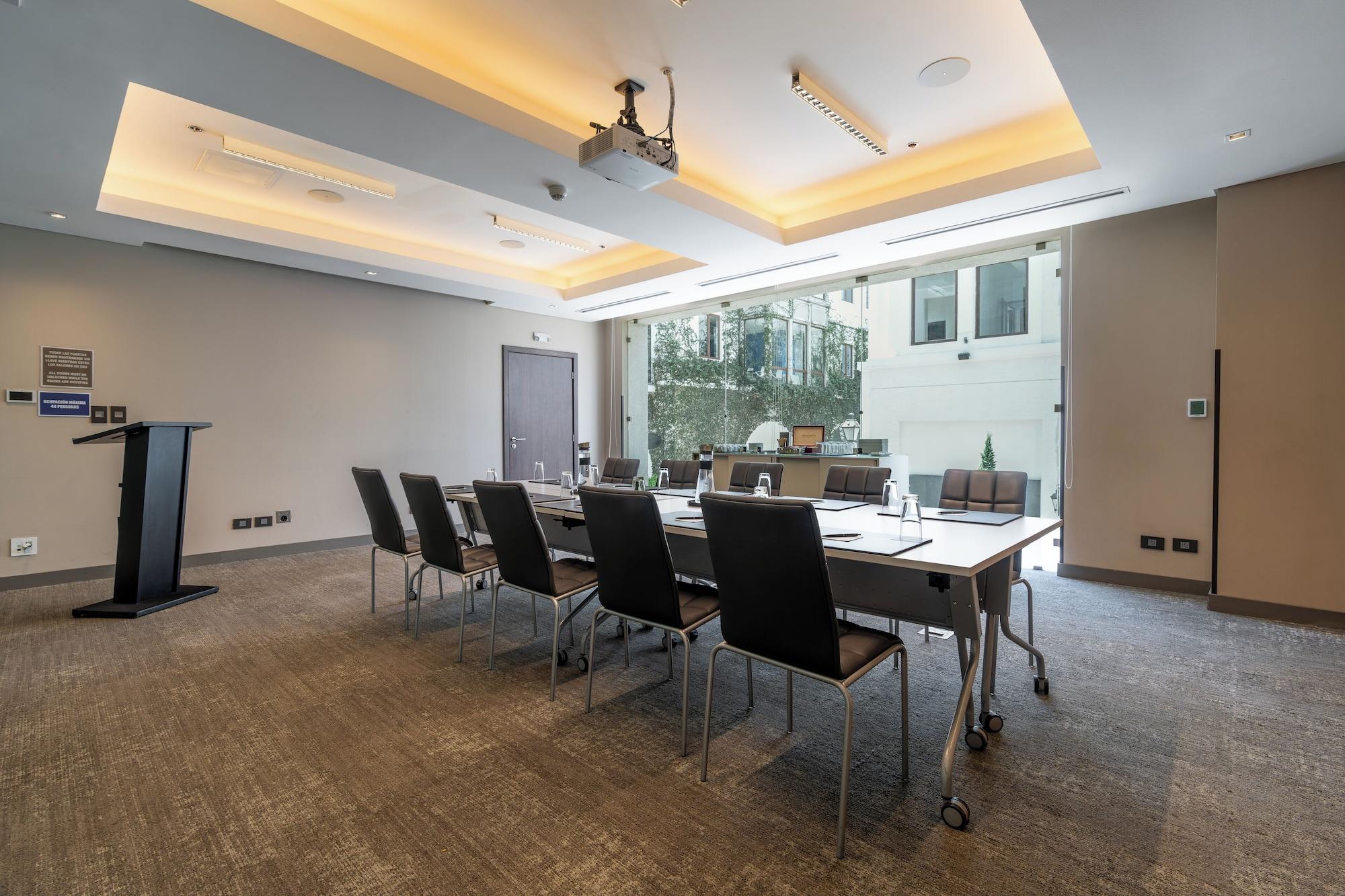 Sala de Reuniones AC Hotel by Marriott Guatemala City