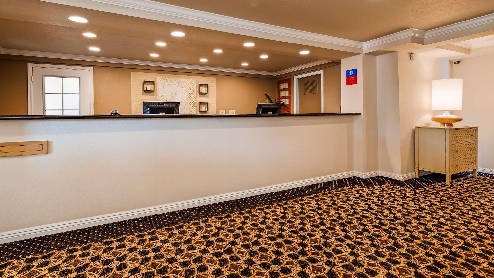 Vista Lobby Lompoc Valley Inn and Suites