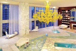 Alquiler Vacacional - Icon Brickell. Wonderful 1/1 with double height ceilings. Amazing place!