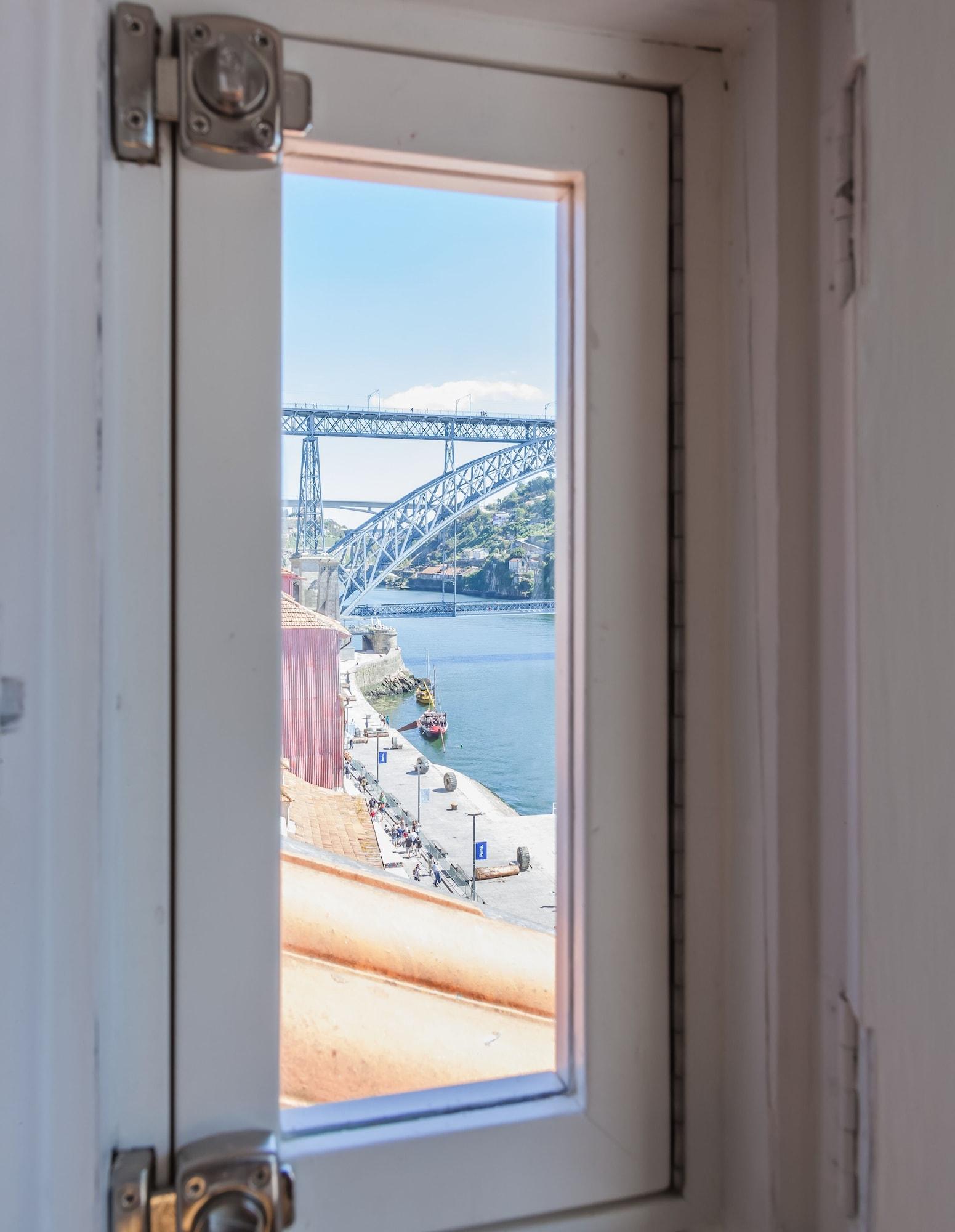 Equipamiento de Habitación Porto River