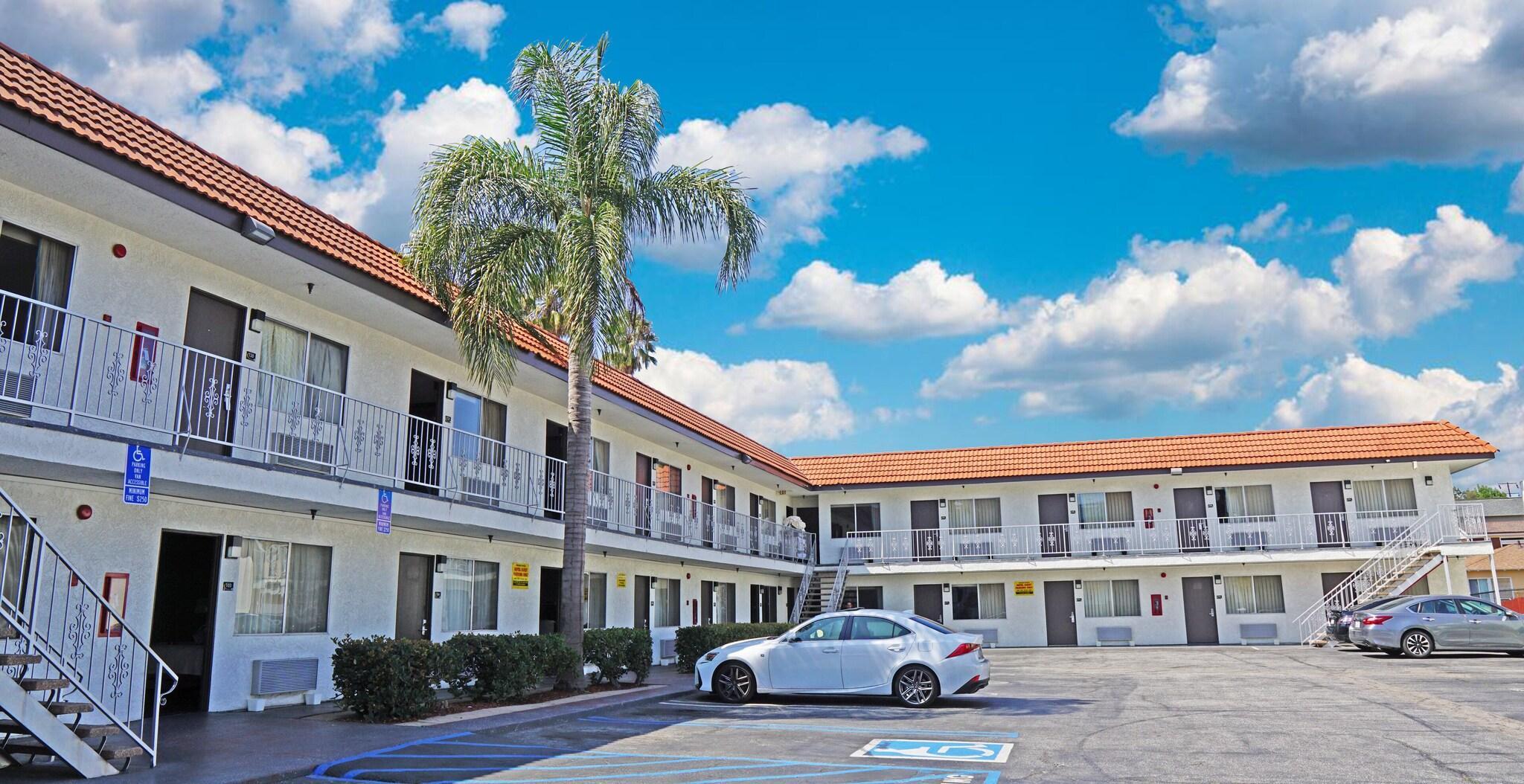 Vista Exterior Hawthorne Plaza Inn
