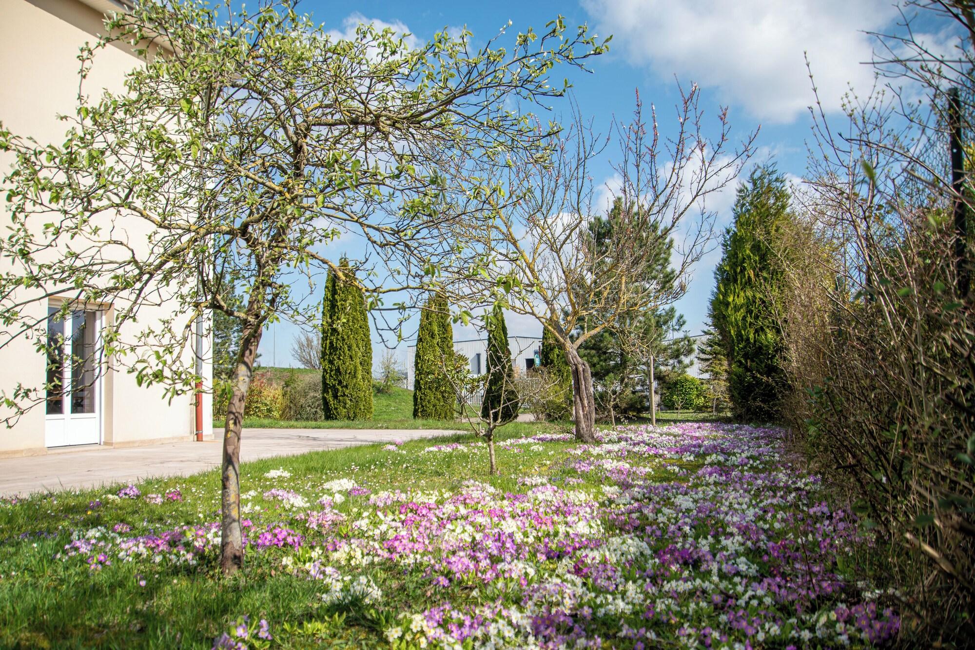 Vista Exterior Logis De France Des Sources