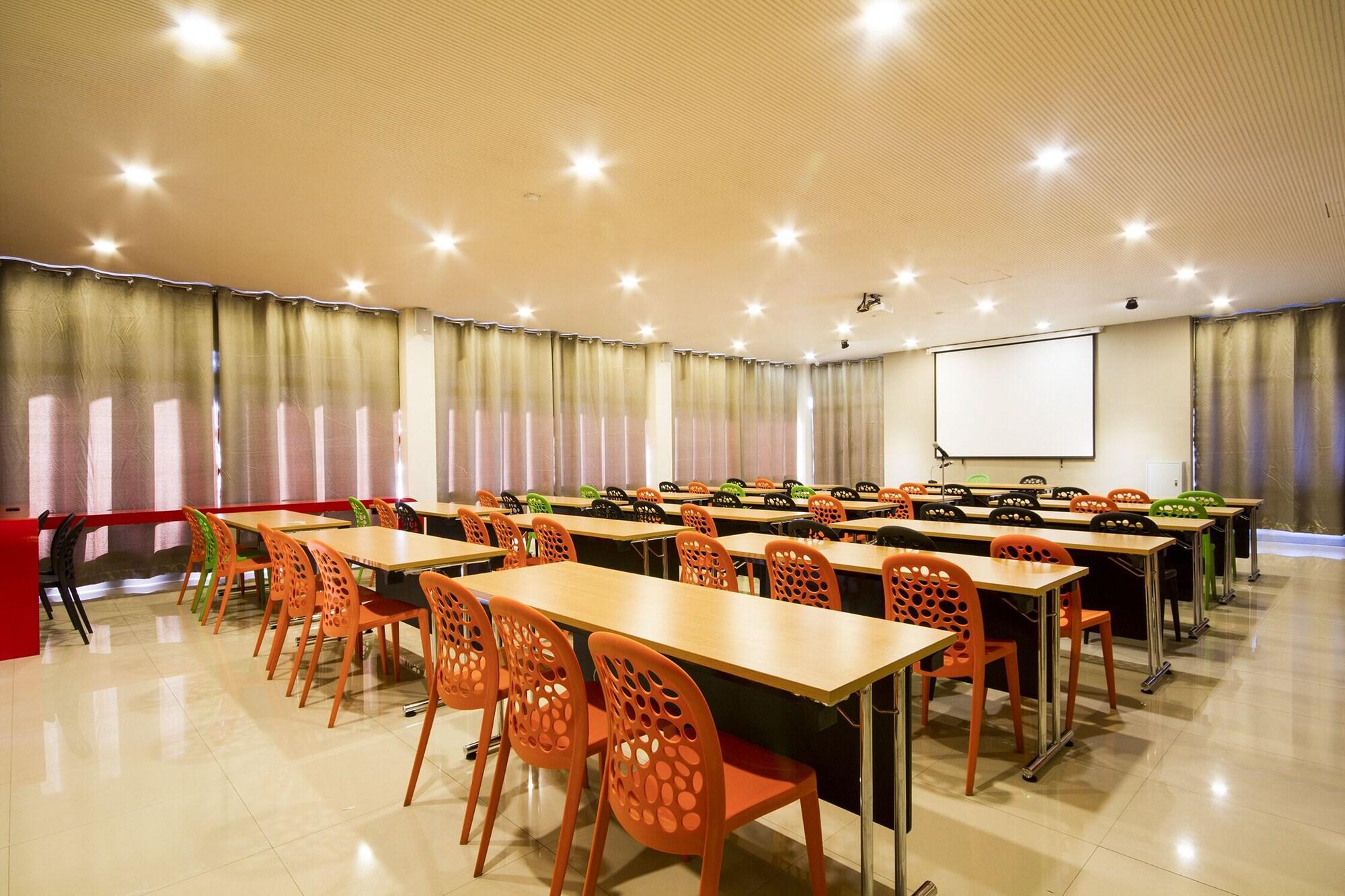 Sala de Reuniones Bestiny Hotel and Restaurant PHETCHABUN
