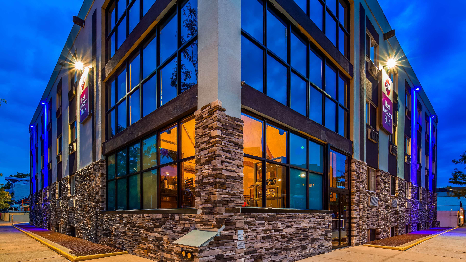 Vista Exterior Best Western Plus Brooklyn Bay Hotel