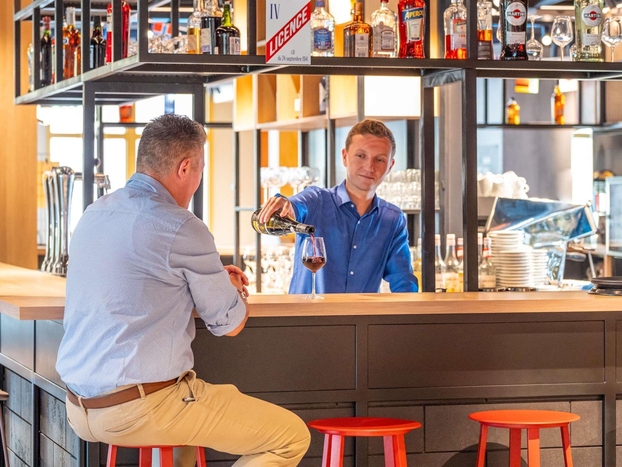 Bar/Salón Ibis Budget Nantes Nord Treillières