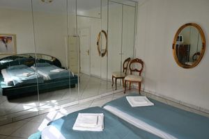 Alquiler Vacacional - Apartment directly by the sea with a large rooftop terrace and BBQ.