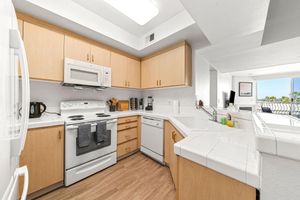 Alquiler Vacacional - Stunning Condo Marina View Top Floor Unit