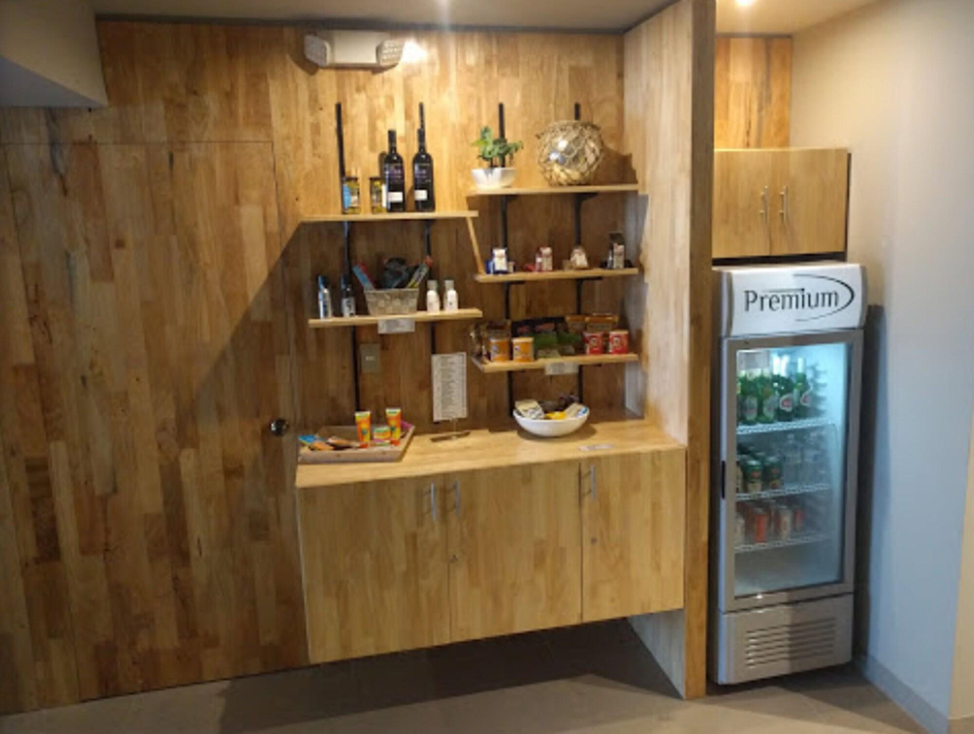 Bar/Salón ApartHotel Altamira