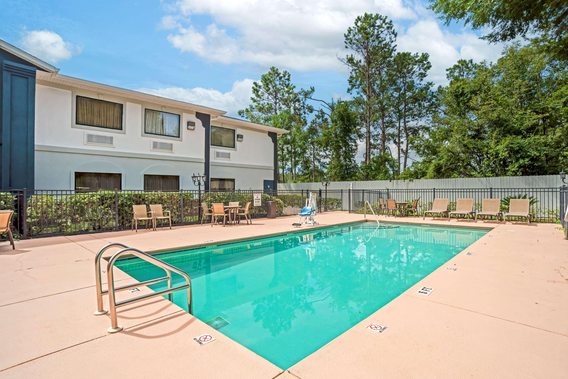 Vista Piscina Best Western Wakulla Inn & Suites