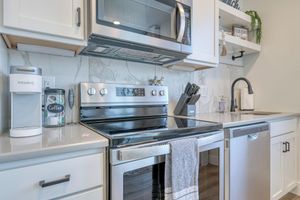 Alquiler Vacacional - 1 Mi to Ski Area: Penthouse Condo in Traverse City