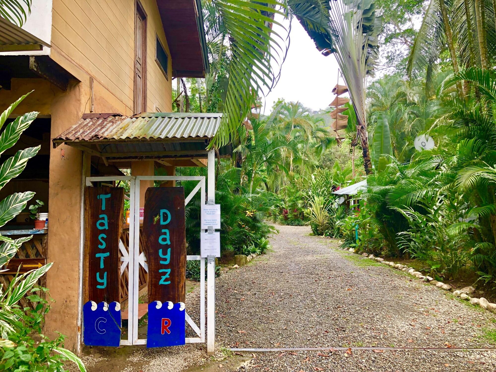 Vista Exterior Tasty Dayz Hostel