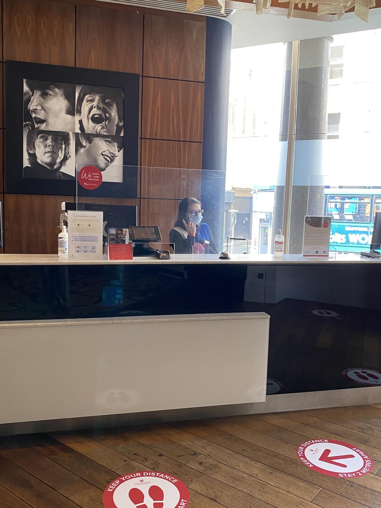 Vista Lobby Hard Days Night Hotel