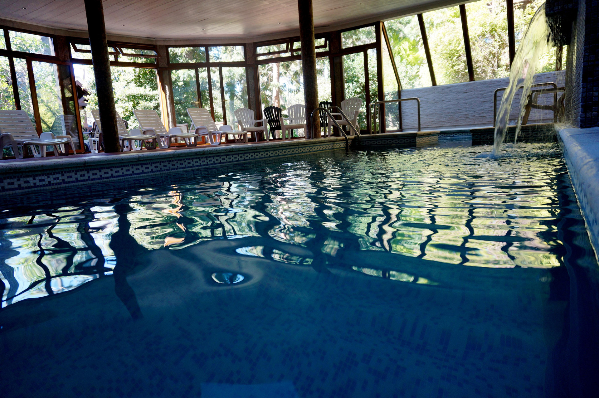Vista Piscina Refugio del Bosque