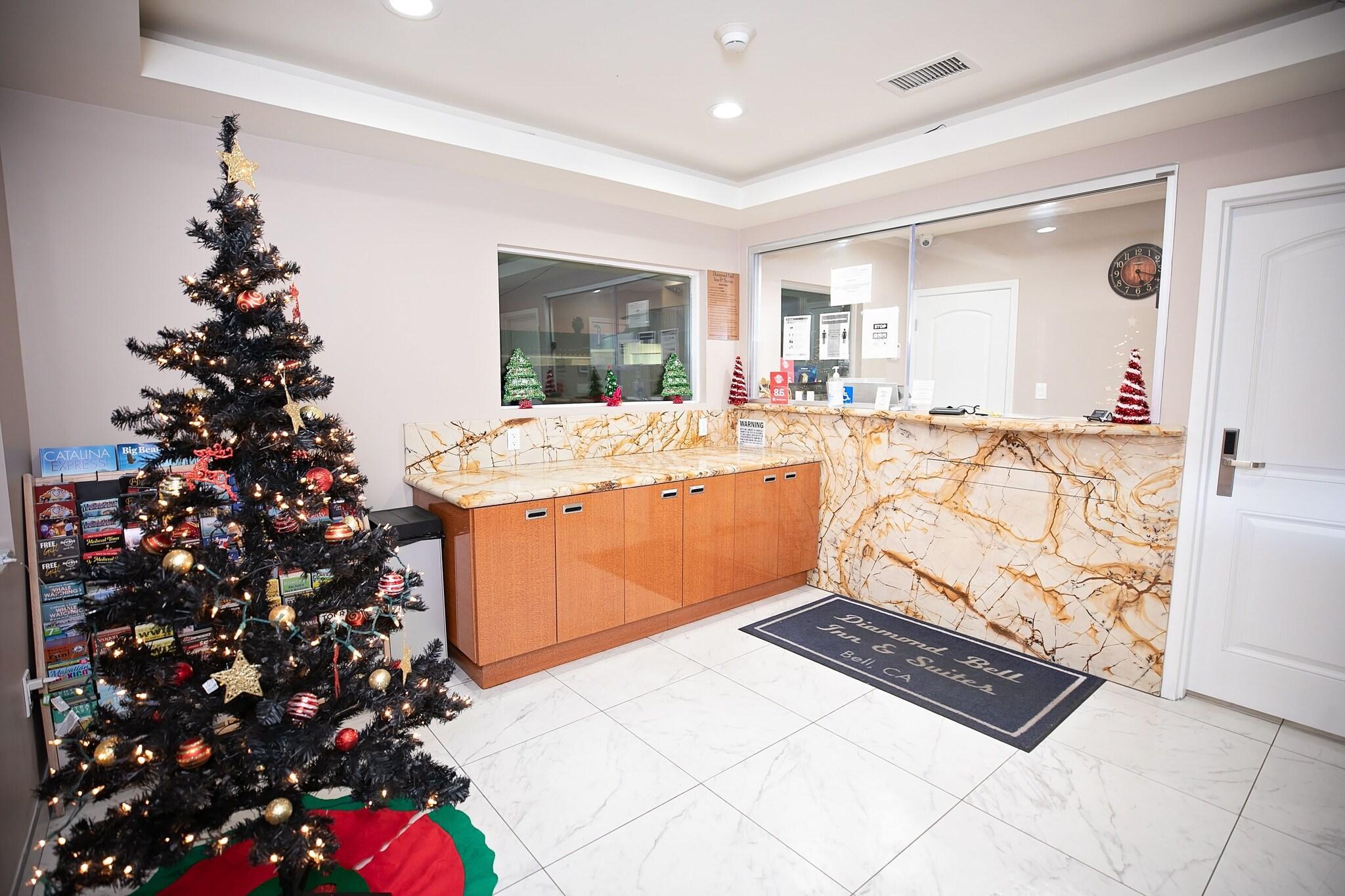 Vista Lobby Diamond Bell Inn & Suites