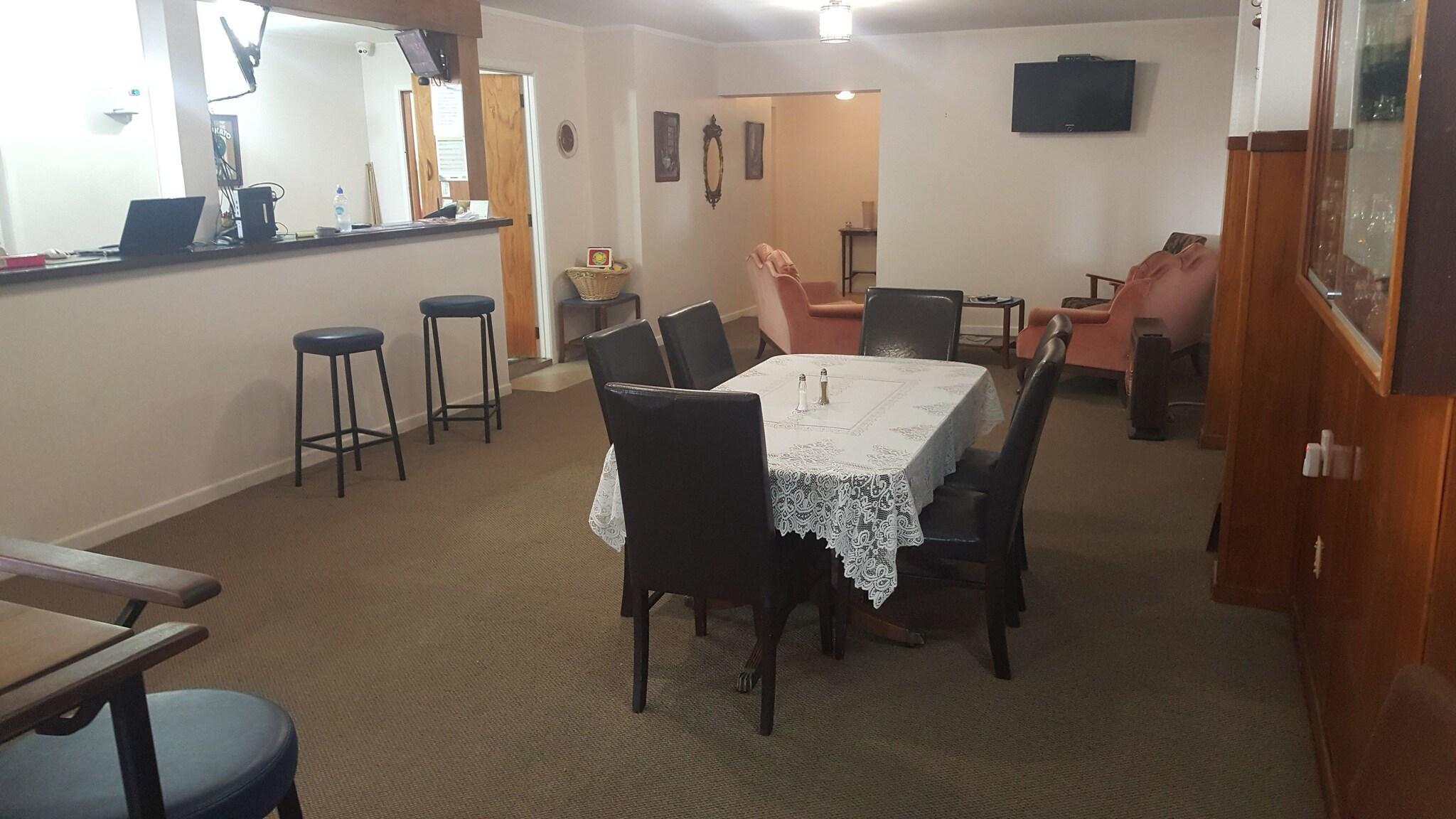 Bar/Salón Masonic Hotel
