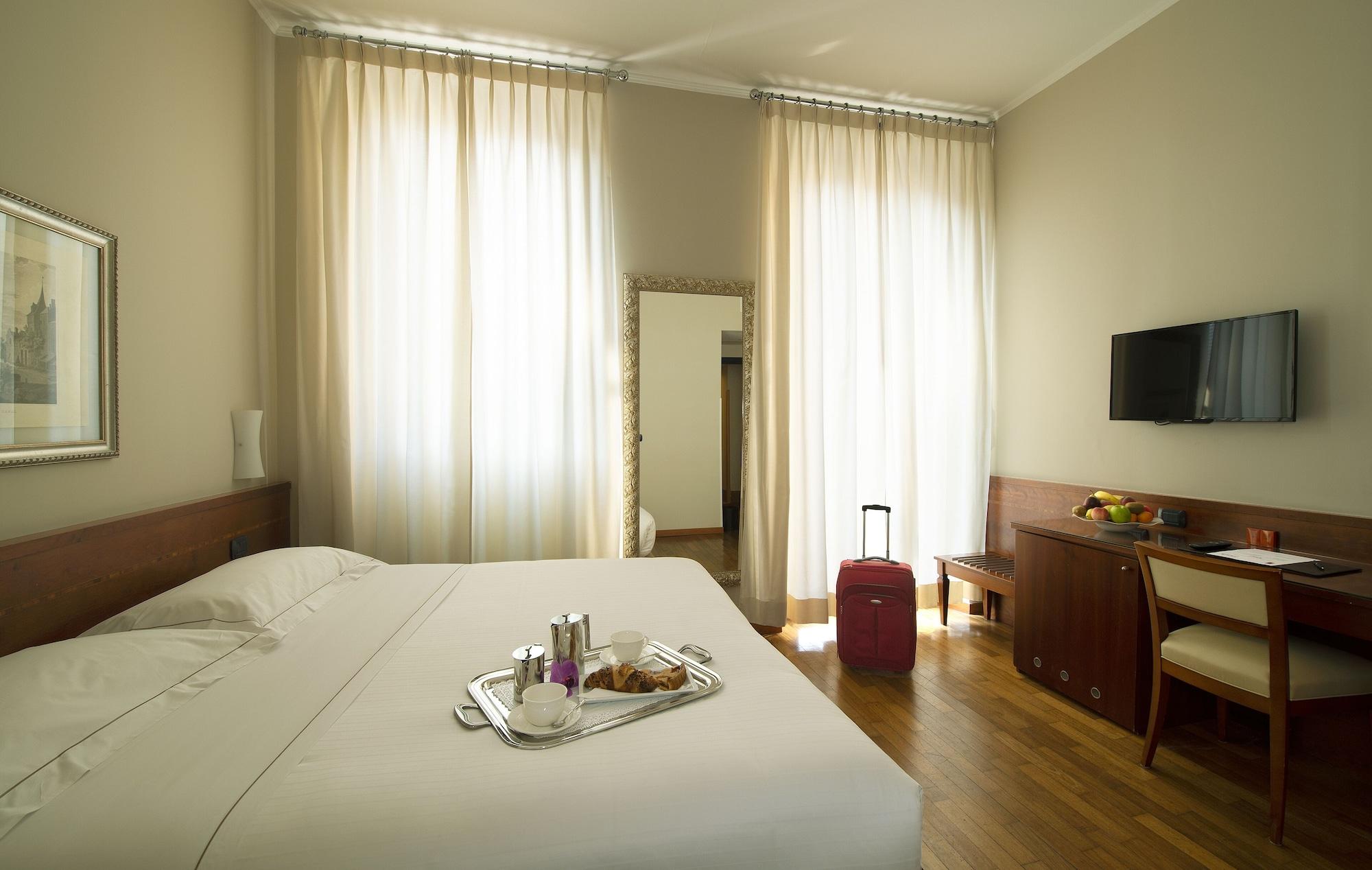 Vista Lobby Hotel Fenice Milano