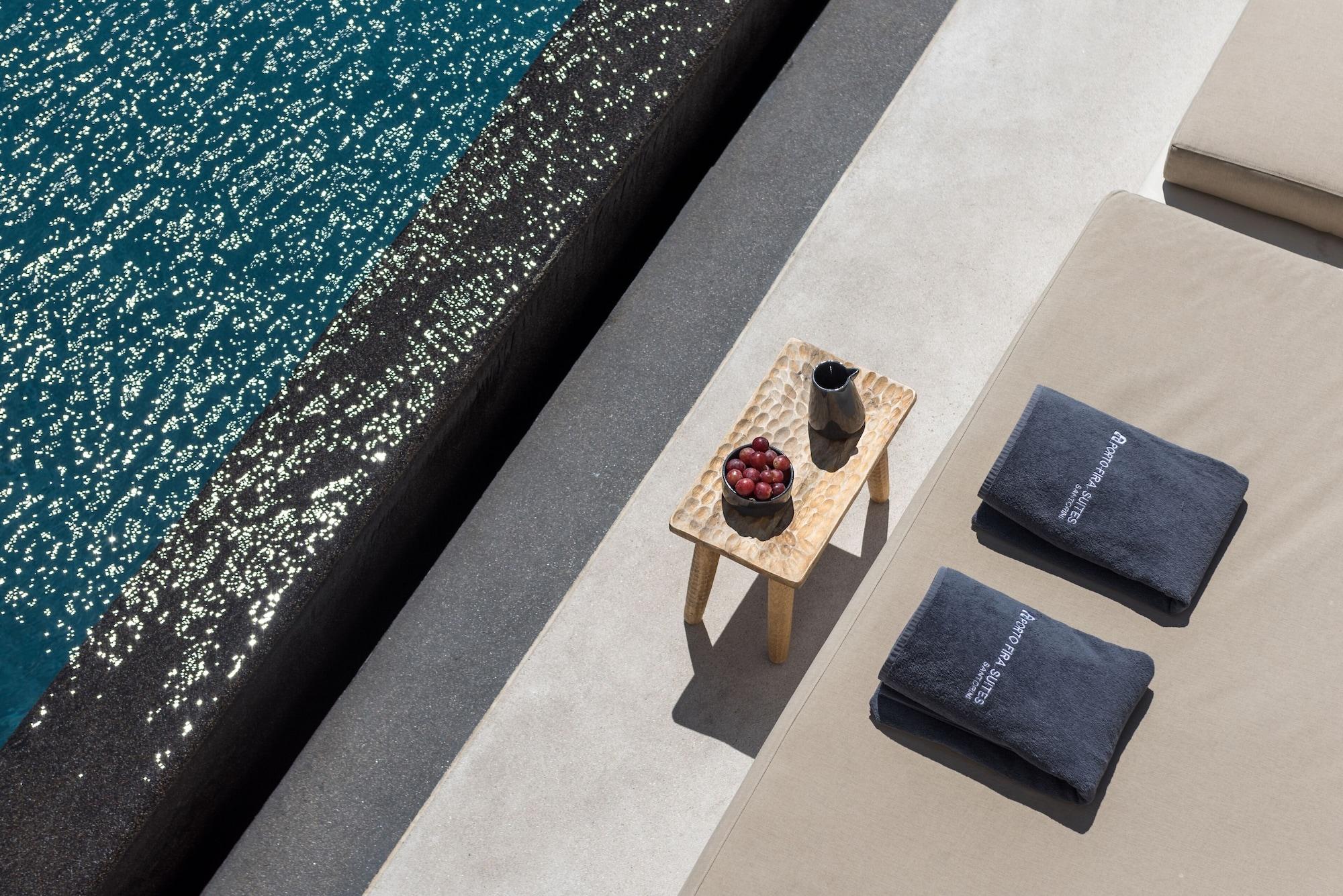 Vista Exterior Porto Fira Suites